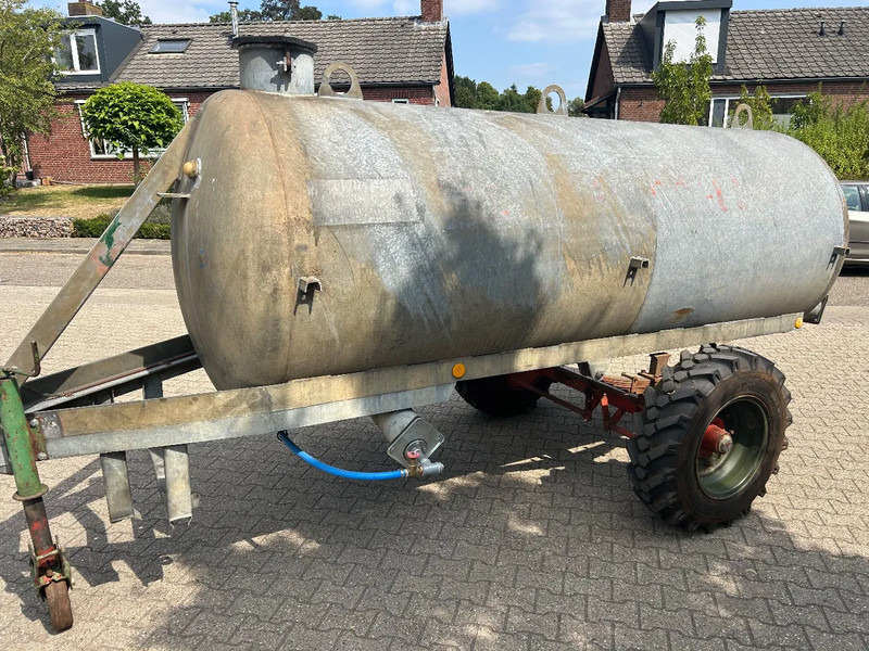 Farm trailer Watertank Watertank met drinkvlotter