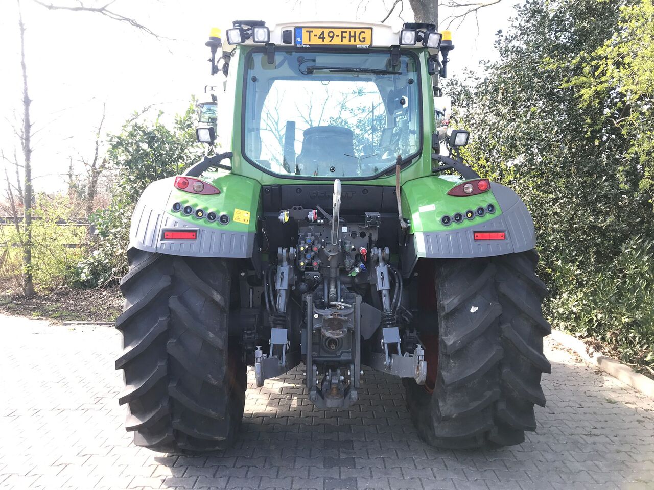 Farm tractor Fendt 513 Vario S4 PowerPlus: picture 8