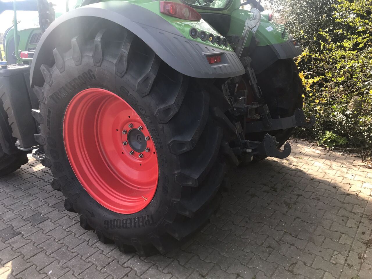 Farm tractor Fendt 513 Vario S4 PowerPlus: picture 11