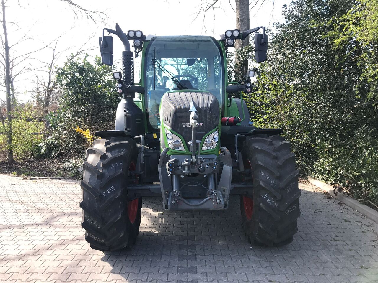 Farm tractor Fendt 513 Vario S4 PowerPlus: picture 5
