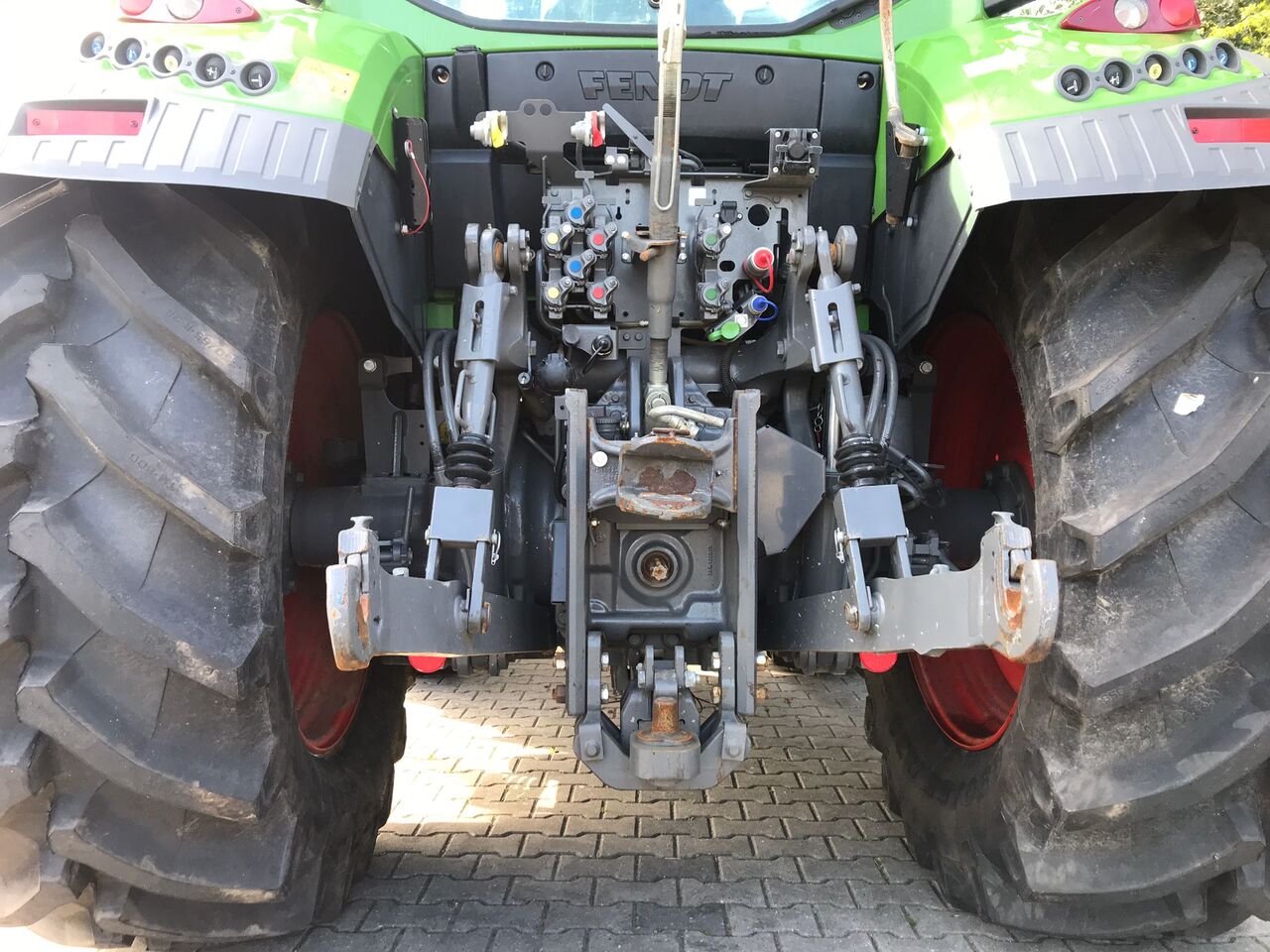 Farm tractor Fendt 513 Vario S4 PowerPlus: picture 9