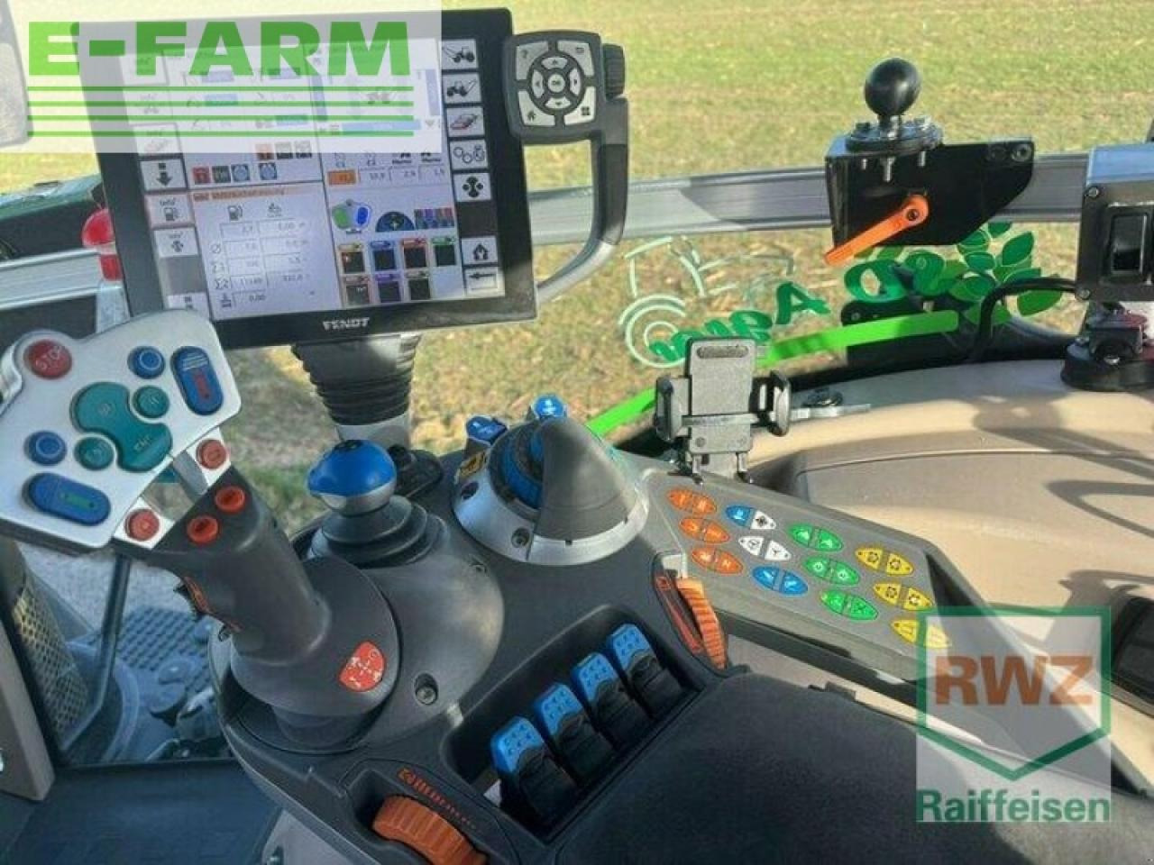 Farm tractor Fendt 828 vario s4: picture 13