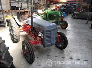 Farm tractor Ferguson Ferguson-30: picture 1