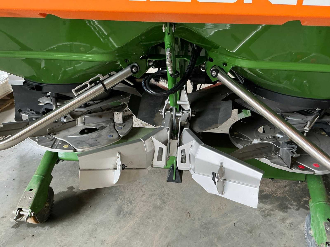 Fertilizer spreader Amazone ZA-TS 3200