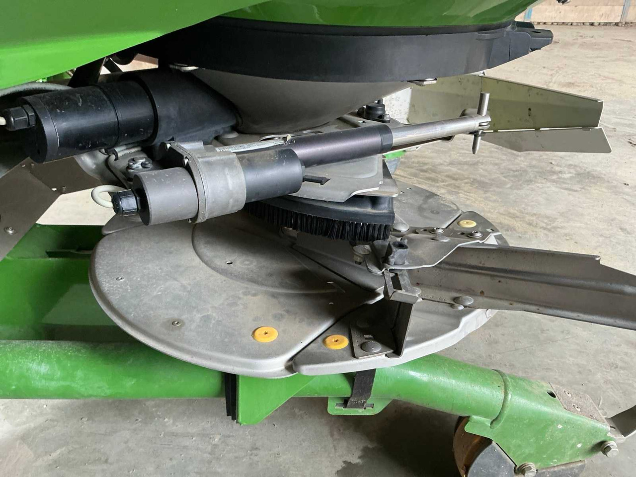 Fertilizer spreader Amazone ZA-TS 3200