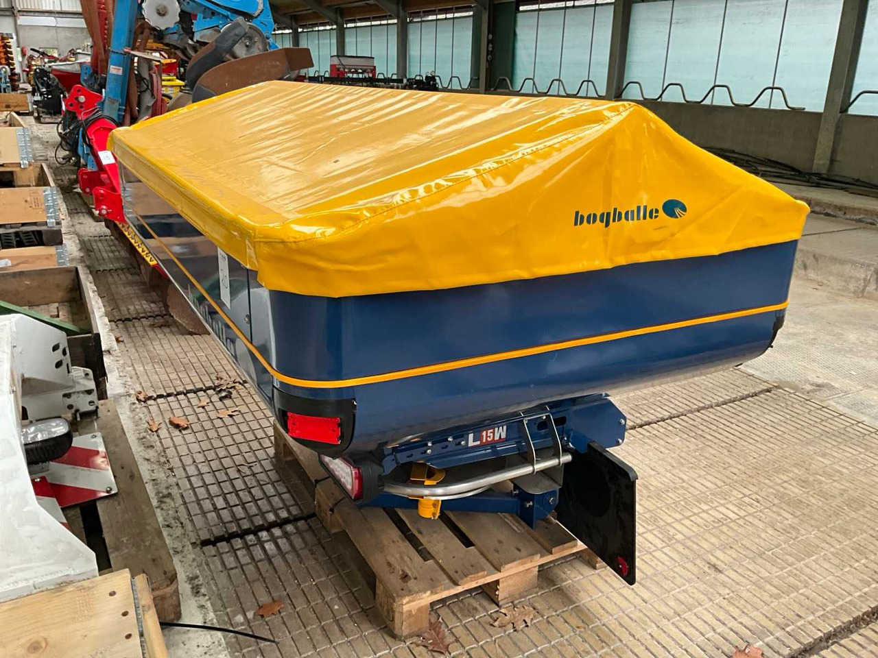 Fertilizer spreader BogBalle L15W I