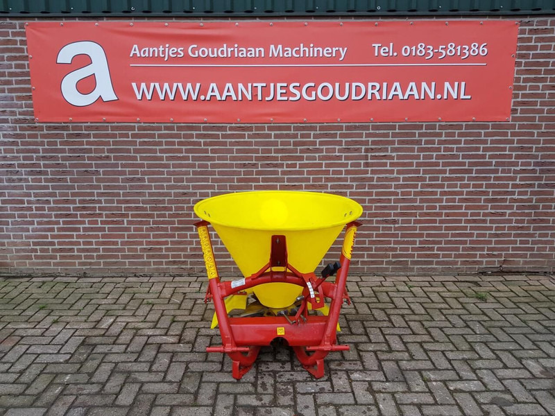 Fertilizer spreader Jarmet Zoutstrooier