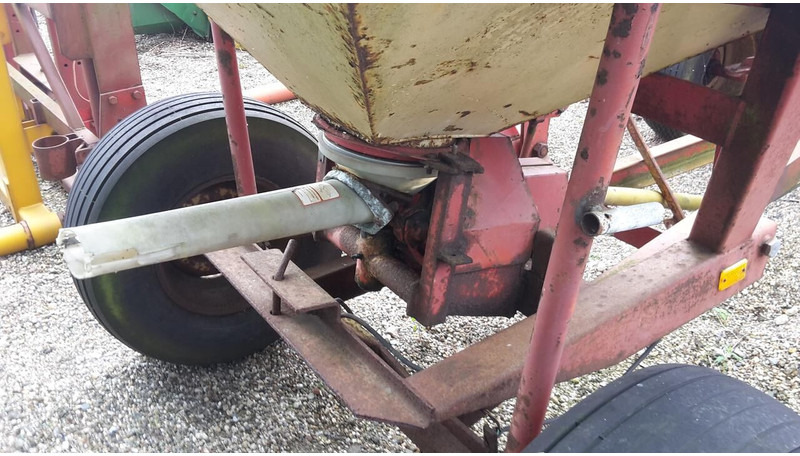 Fertilizer spreader Onbekend