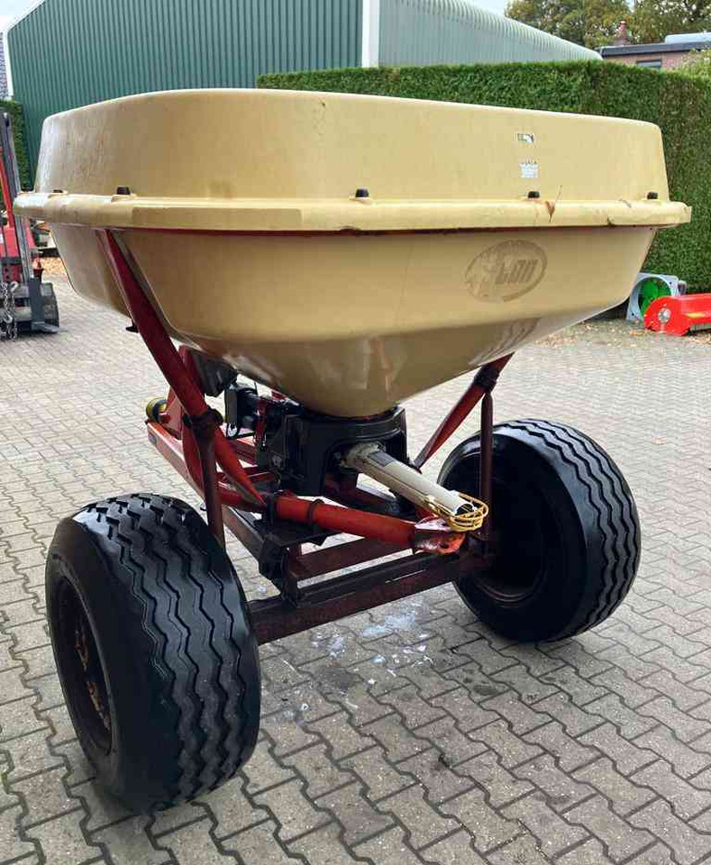 Fertilizer spreader Vicon Kunstmeststrooier mestverwerking
