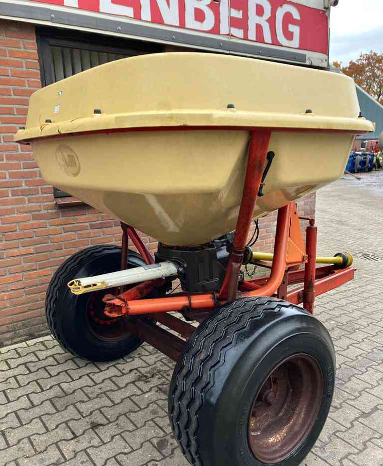 Fertilizer spreader Vicon Kunstmeststrooier mestverwerking
