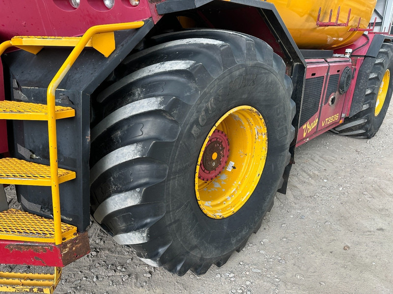 Fertilizer spreader Vredo VT 3936 Dutch registration - Good condition