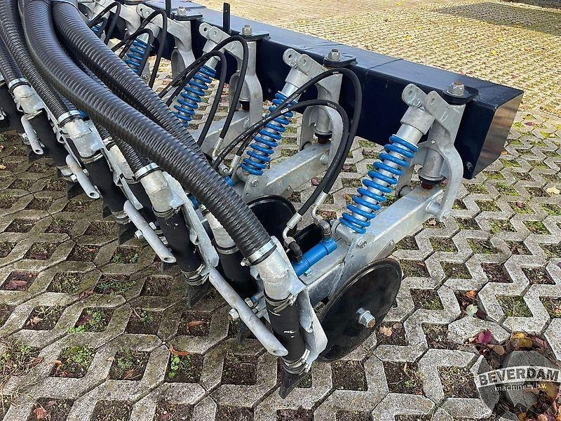 Fertilizing equipment Duport All Track Profi DW9452