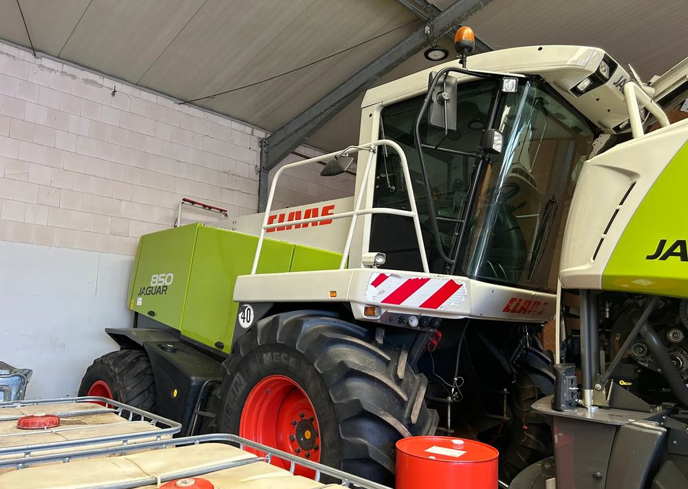 Forage harvester Claas Jaguar 850