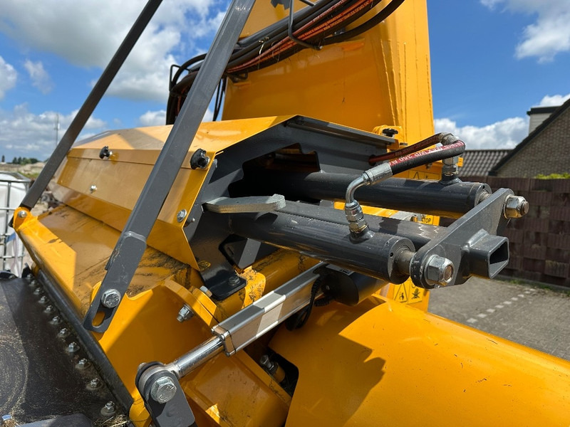 Forage harvester Elho Cobra 7710T getrokken hakselaar grashakselaar