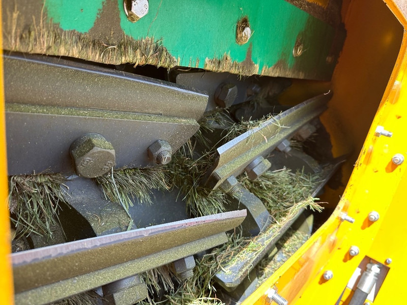 Forage harvester Elho Cobra 7710T getrokken hakselaar grashakselaar