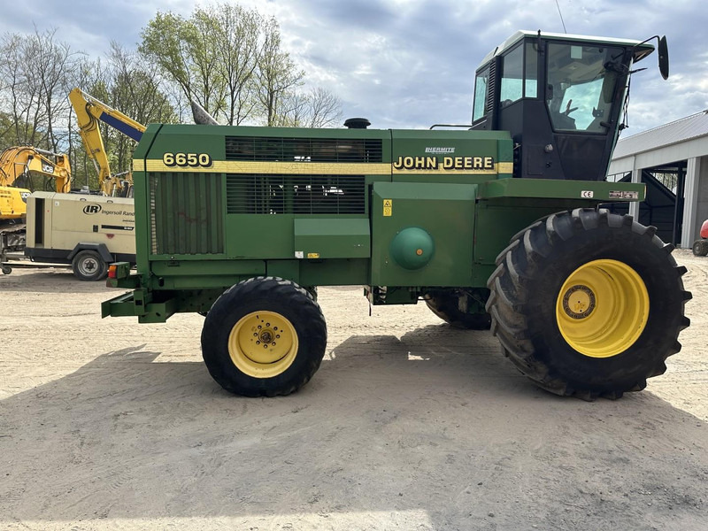 Forage harvester John Deere 6650 FOR PARTS