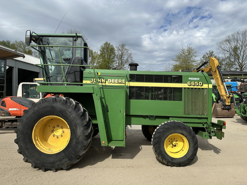Forage harvester John Deere 6650 FOR PARTS