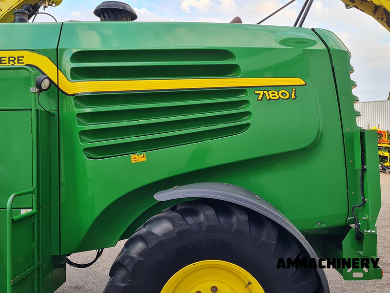 Forage harvester John Deere 7180 i