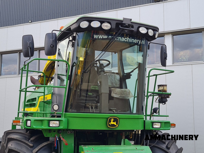 Forage harvester John Deere 7180 i