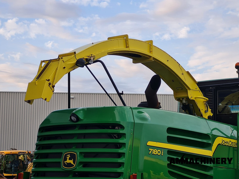 Forage harvester John Deere 7180 i