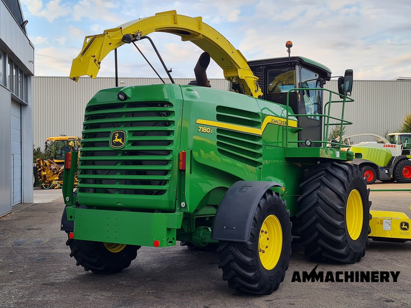 Forage harvester John Deere 7180 i