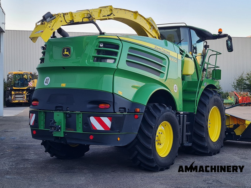 Forage harvester John Deere 8300 pro drive