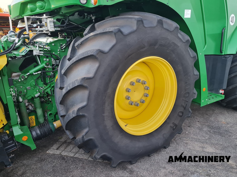 Forage harvester John Deere 8300 pro drive