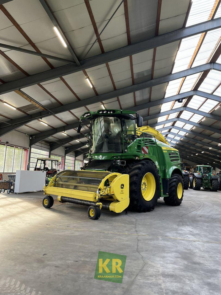 Forage harvester John Deere 8600