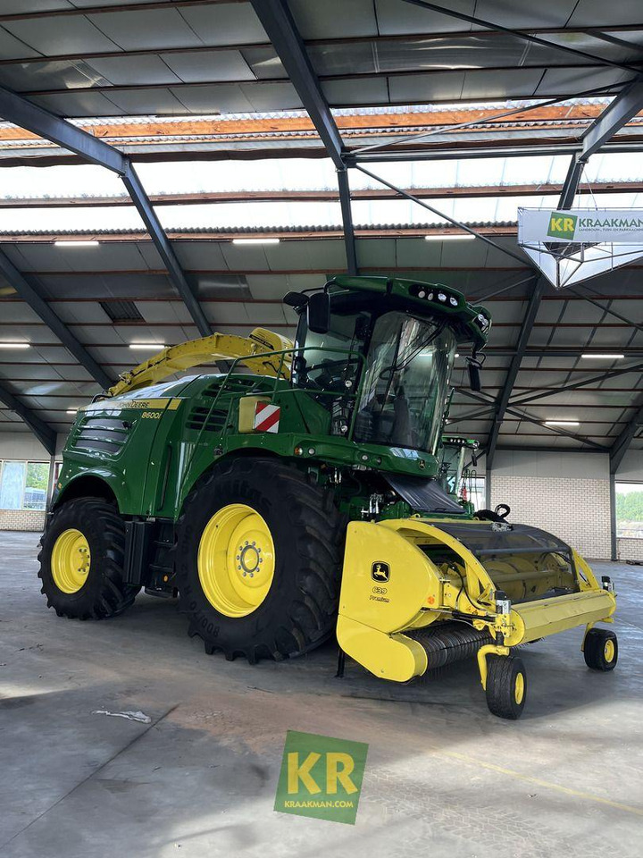 Forage harvester John Deere 8600