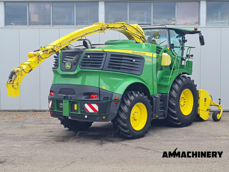 Forage harvester John Deere 9900 i