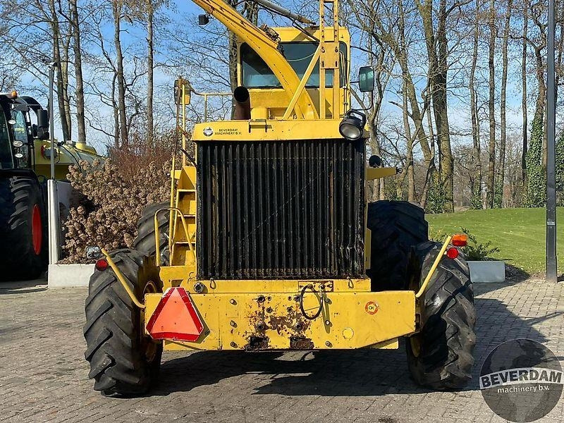 Forage harvester New Holland 2305