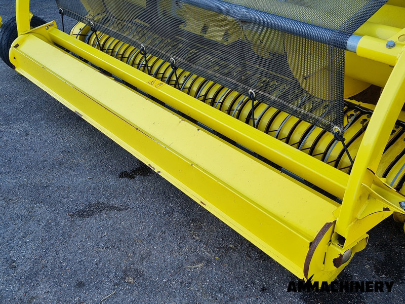 Forage harvester attachment John Deere 630C pick-up
