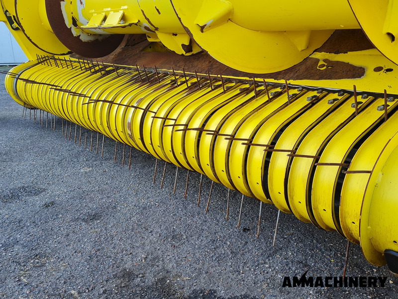 Forage harvester attachment John Deere 630C pick-up