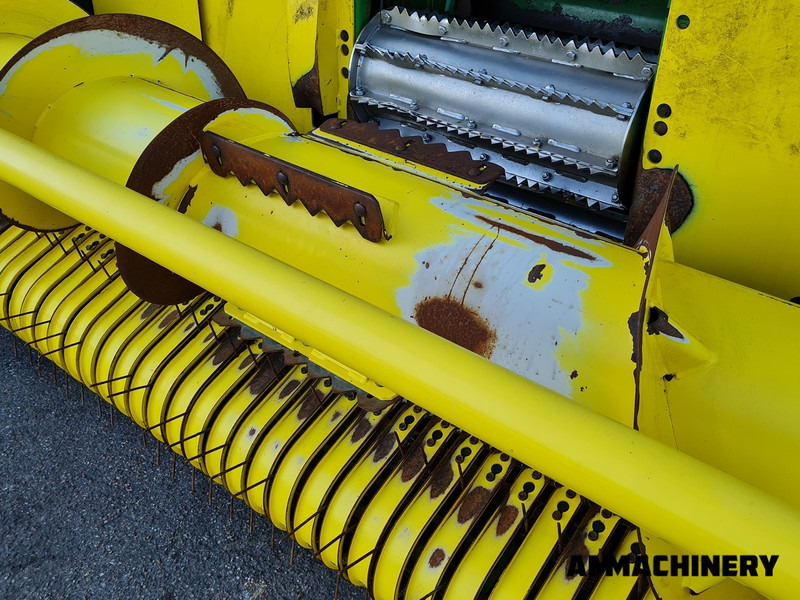 Forage harvester attachment John Deere 630C pick-up