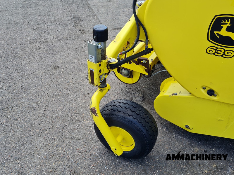 Forage harvester attachment John Deere 639 pick-up