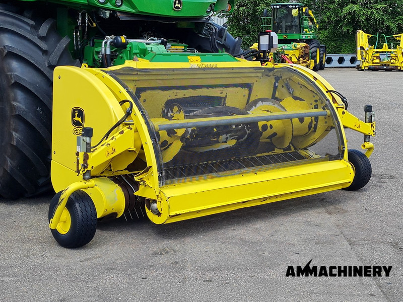 Forage harvester attachment John Deere 639 pick-up