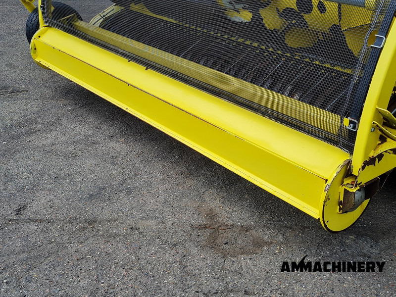 Forage harvester attachment John Deere 639 pick-up