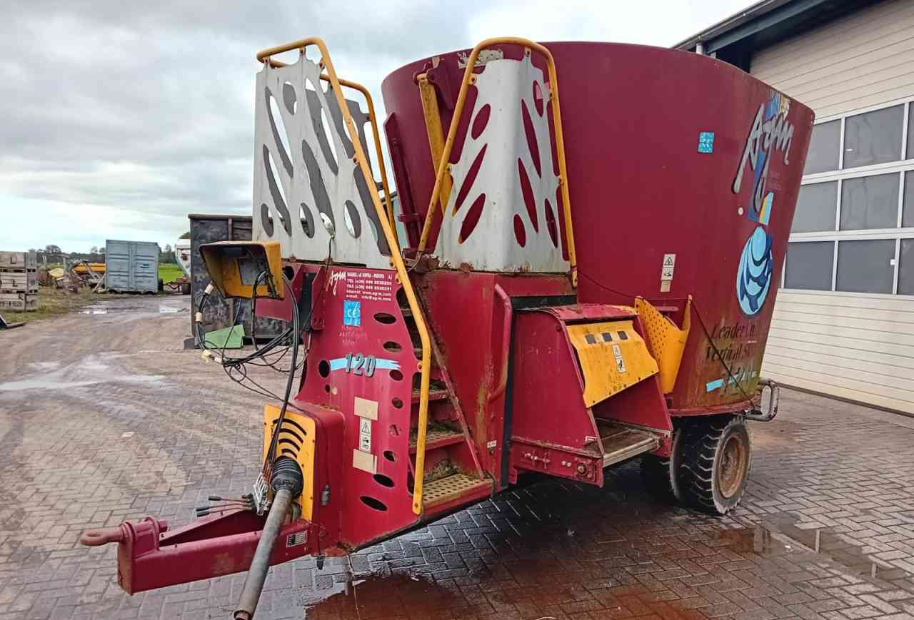 Forage mixer wagon AGM W12 voermengwagen voermachines