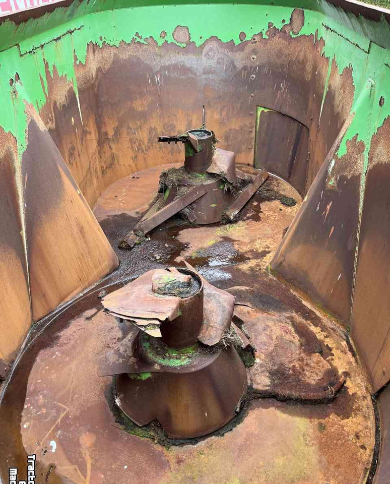 Forage mixer wagon Faresin Magnum 2000 voermachines