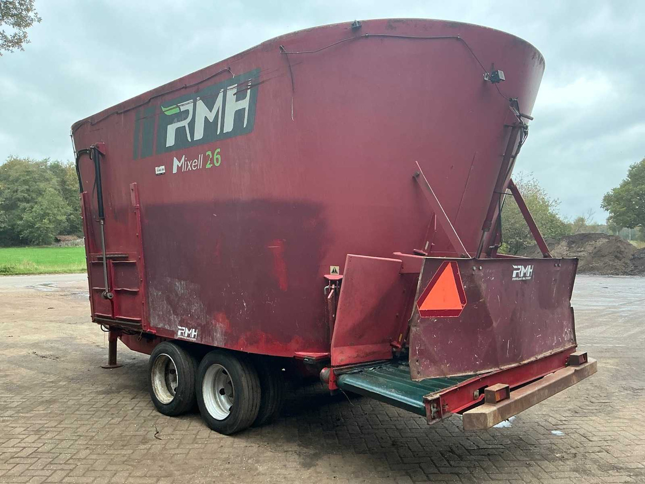 Forage mixer wagon RMH Mixell 26
