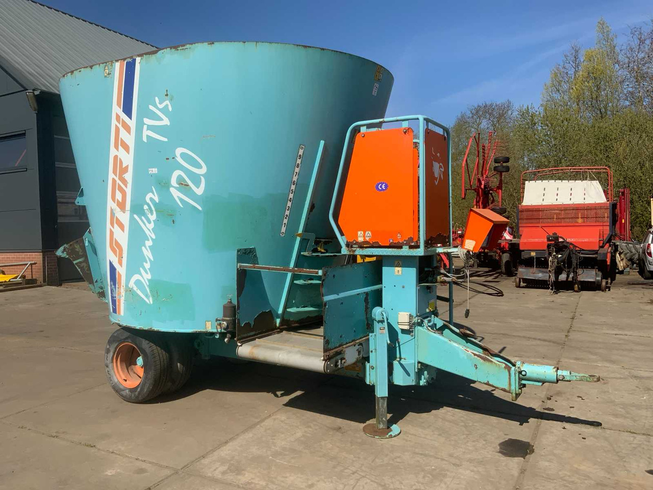 Forage mixer wagon Storti Dunker TVs 120