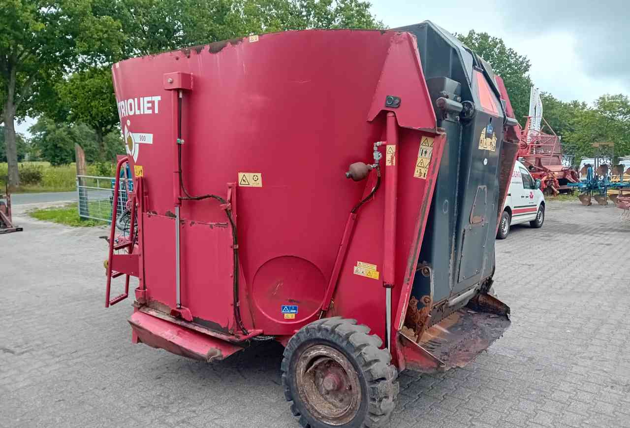 Forage mixer wagon Trioliet Gigant 900 voermengwagen