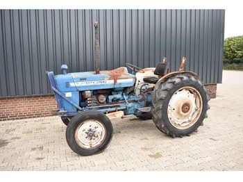 Compact tractor Ford 2000: picture 1