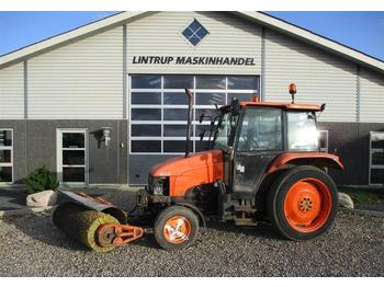 Farm tractor Ford 4835 Med kost: picture 1