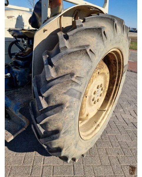 Farm tractor Ford 5000: picture 14