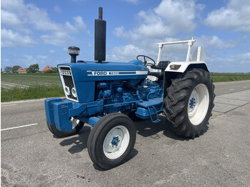 Farm tractor Ford 7600: picture 1