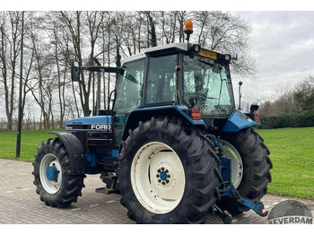 Farm tractor Ford 8240: picture 3