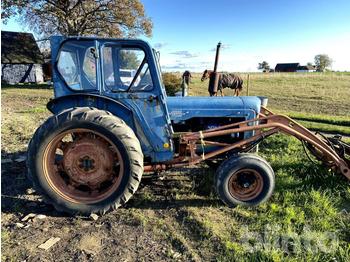 Farm tractor Fordson Major med lastare: picture 1