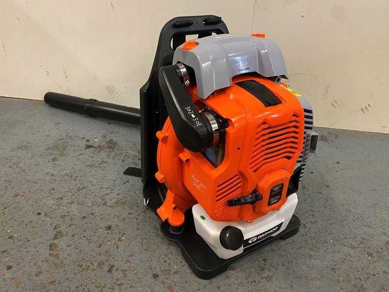 Garden equipment Daewoo DABL7662