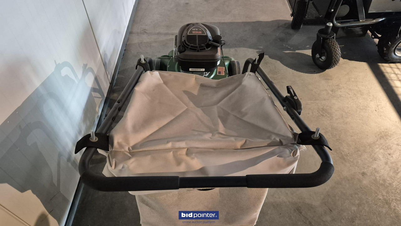 Garden mower Billy Goat KV600 bladzuiger